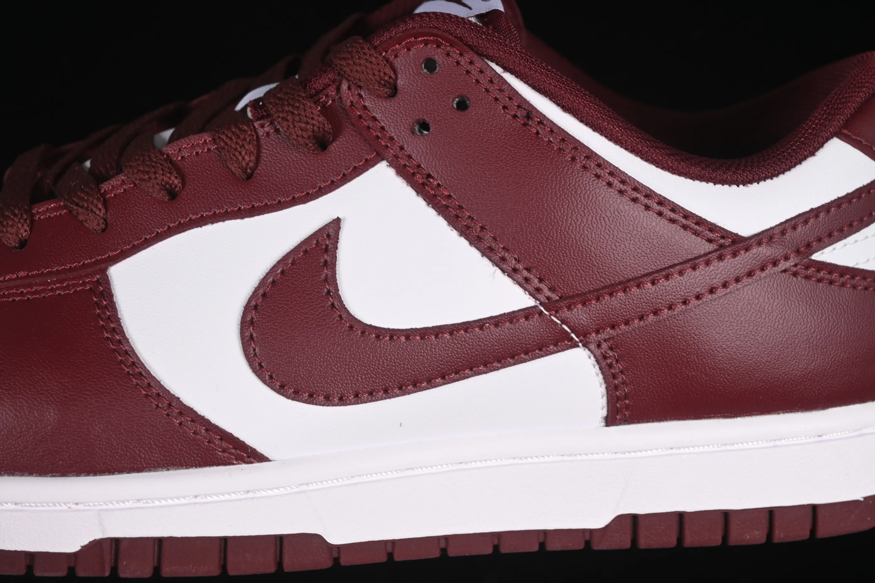 All categories Nk SB Dunk series Nk SB Dunk Low low-top sneakers Nike SB Dunk Low burgundy low-top casual sneakers DV0833-115